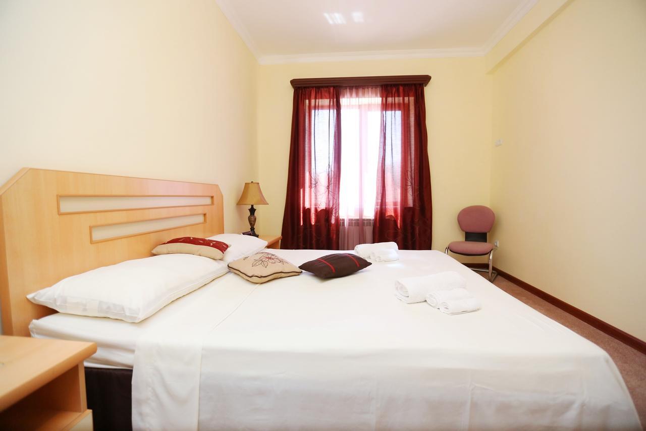 Amrots Hotel Vaykʼ Esterno foto